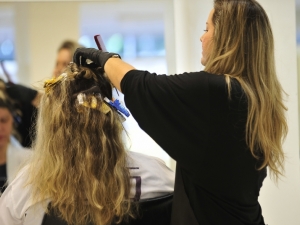 Acompanhar tendências é o maior desafio dos cabeleireiros | Agência Brasil