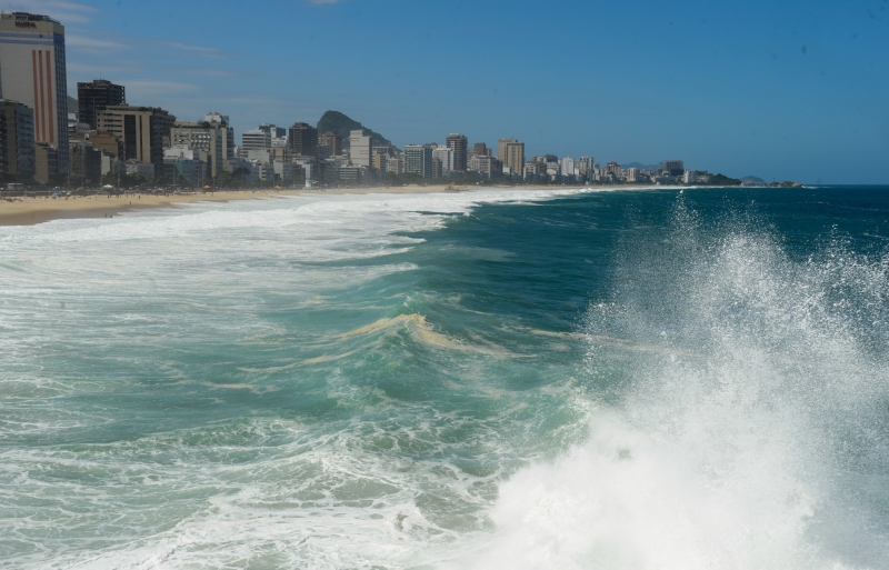 Ressaca provoca ondas de até 4 metros no Rio de Janeiro Agência Brasil