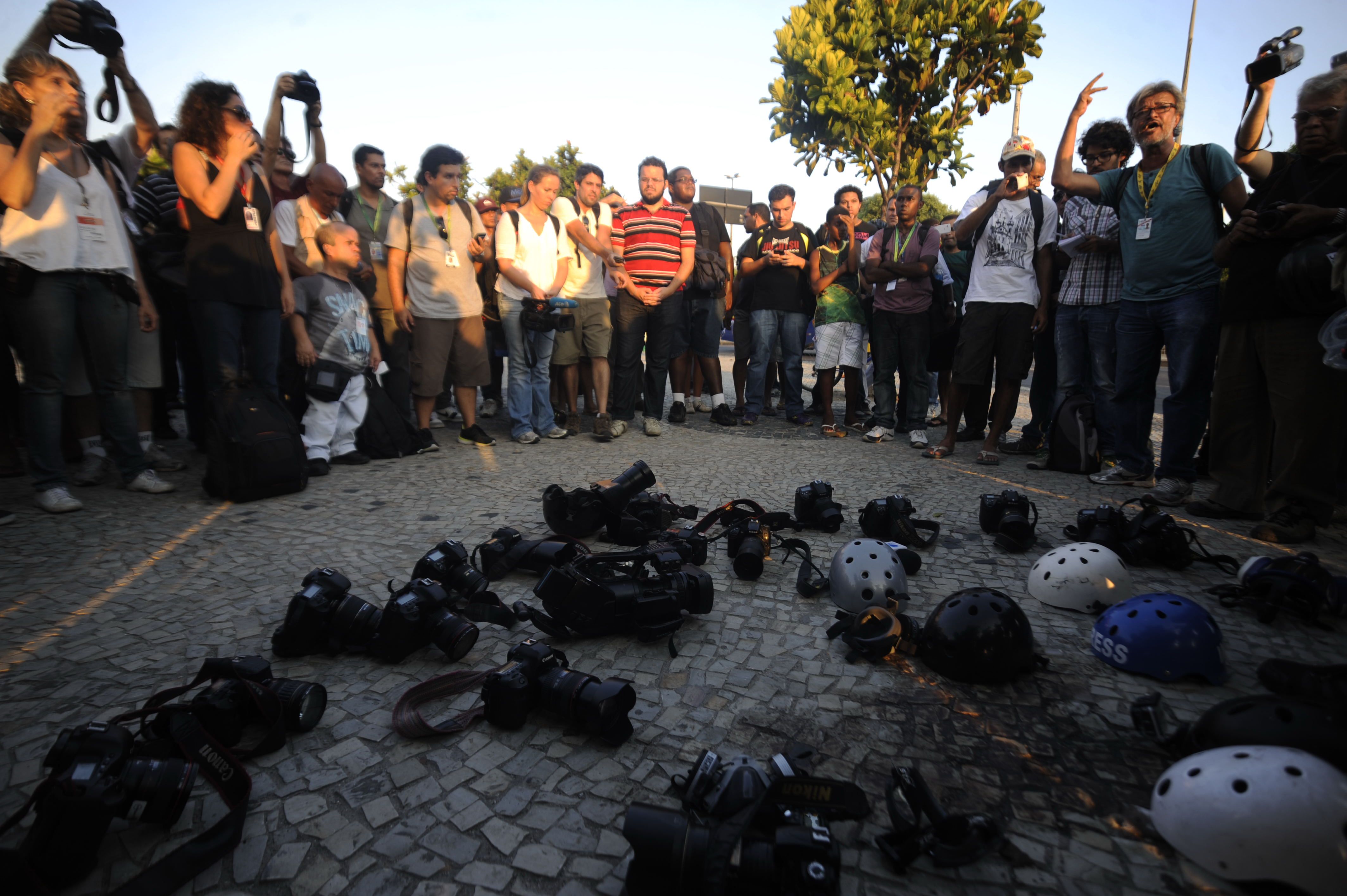 EBC ONU Condena Morte De Cinegrafista Santiago Andrade