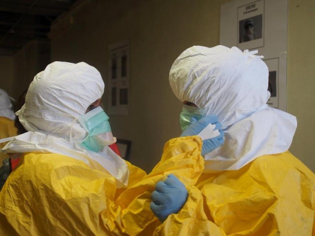 EUA, O Centro de Prevenção e Controle de Doenças de Anniston realizou um treinamento para deixar seus agentes preparados para tratar um surto de Ebola em território americano