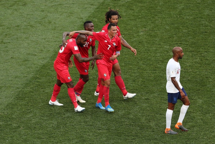  Felipe Baloy jogador do Panamá comemora gol contra Inglaterra 