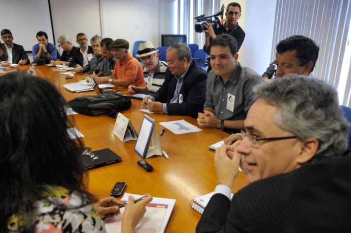 O secretário de Relações do Trabalho do Ministério do Planejamento, Sérgio Mendonça, se reúne com representantes s dos integrantes das carreiras do ciclo de gestão