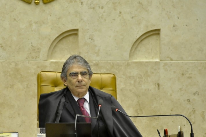 Presidente do Supremo Tribunal Federal em plenário, durante o julgamento do Mensalão