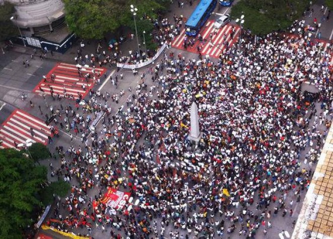 Protestos ocupam centro de Belo Horizonte