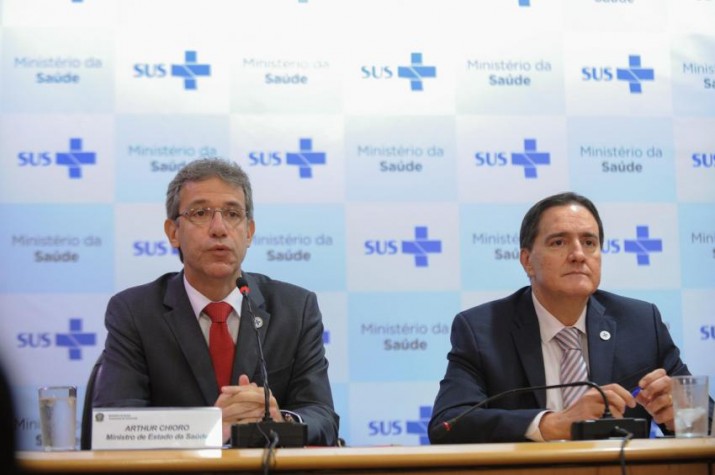 Ministério da Saúde fala sobre caso suspeito de ebola no Brasil 