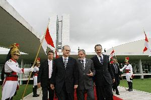 14122006g00003-1