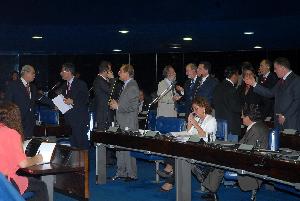 2005VC001