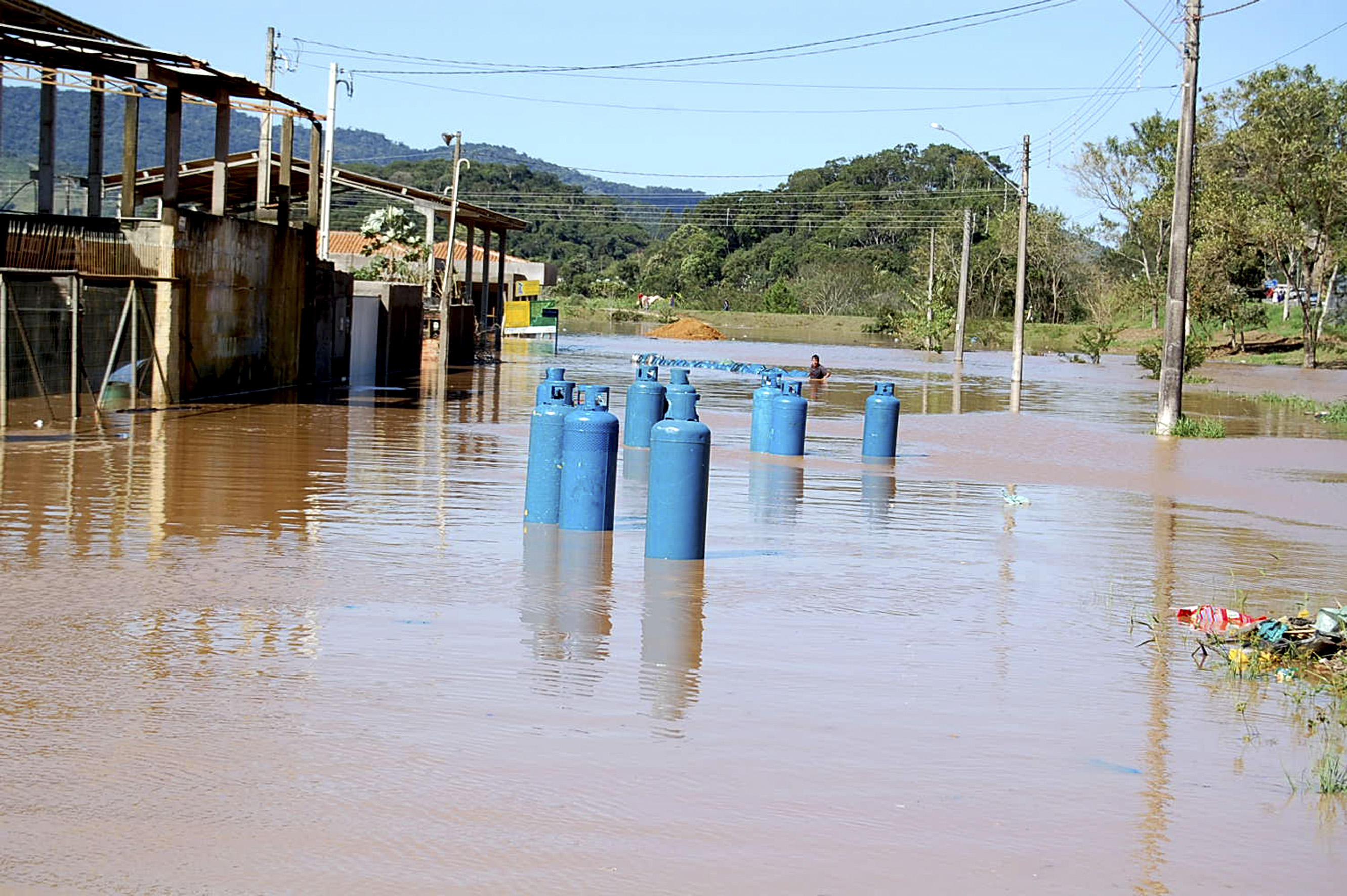 Mais De 6 Mil Pessoas Estão Desabrigadas Por Causa Da Cheia Do Rio Ribeira De Iguape Agência 