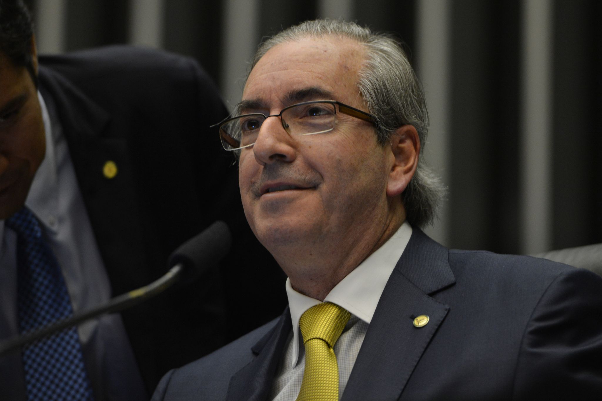 EBC  Cunha anuncia recuo na concessão de passagens para 