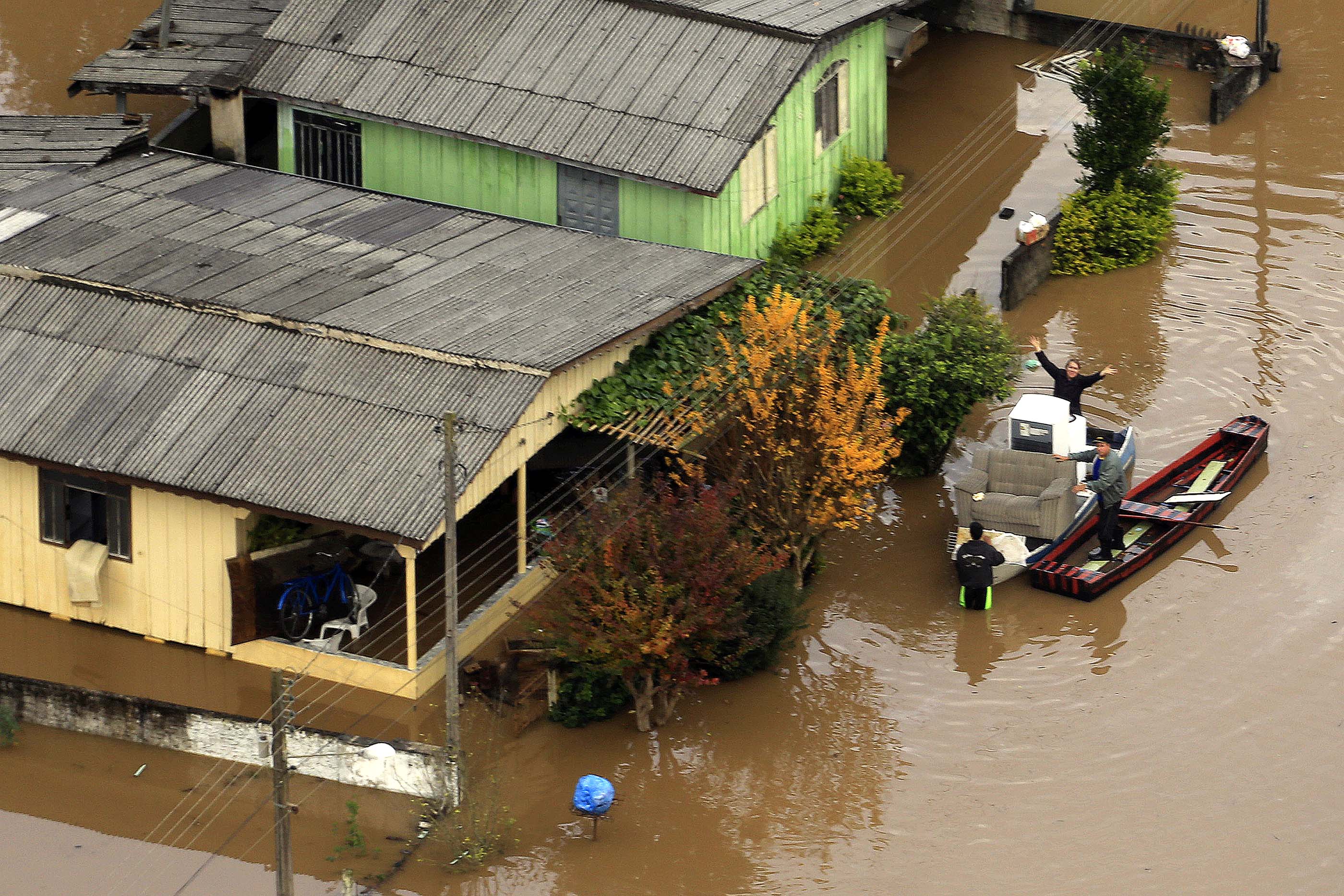 Ebc Sobe Para Dez Número De Mortos Por Causa Da Chuva No Paraná 