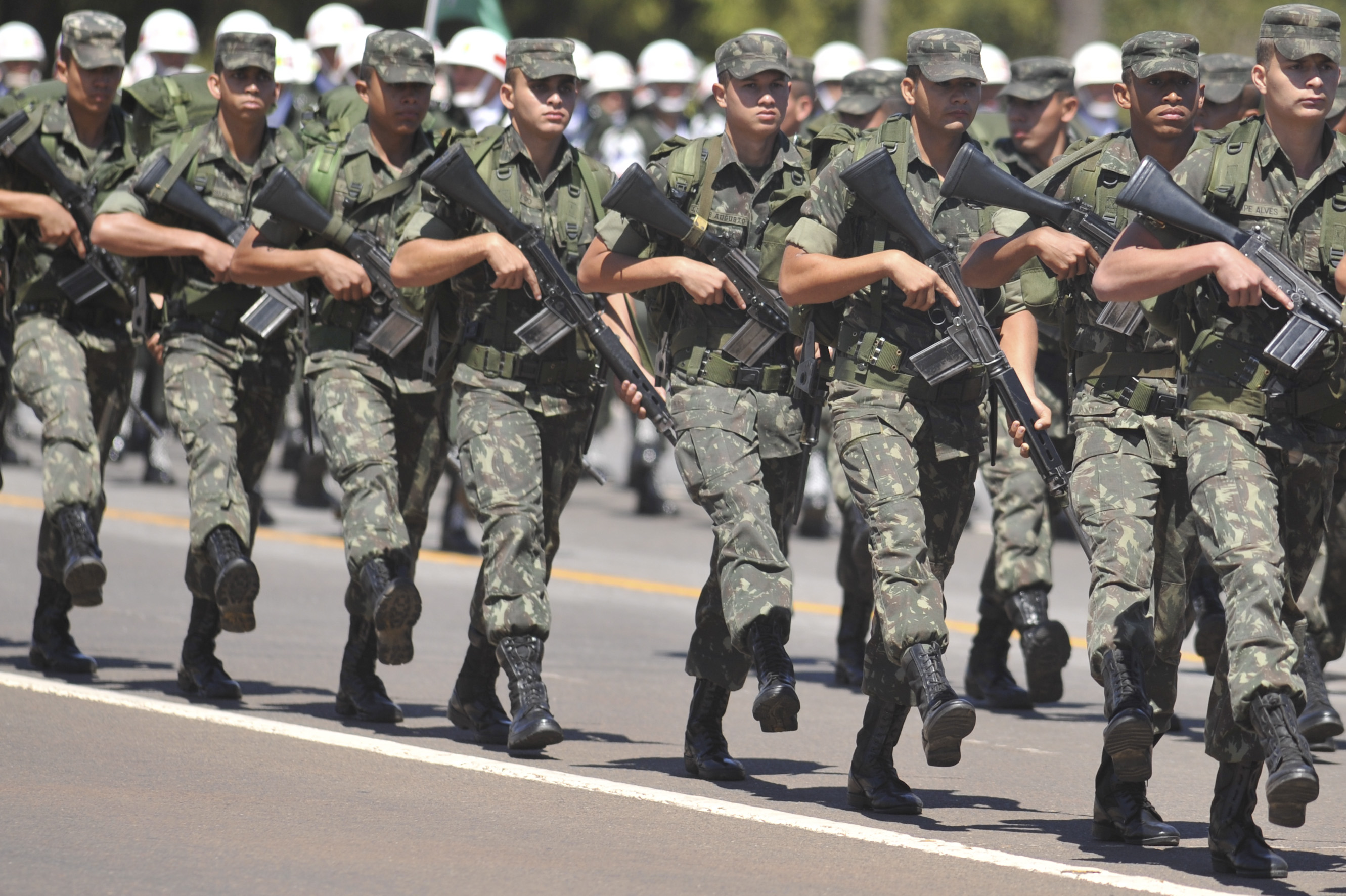 Que se necesita para ser militar en españa