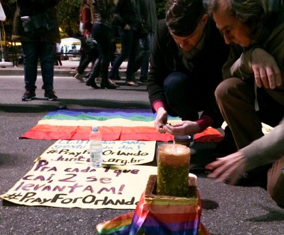 Ato na Avenida Paulista lembra massacre em Orlando e vítimas de homofobia