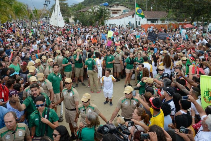 Tocha olímpica chega ao estado do Rio de Janeiro por Paraty
