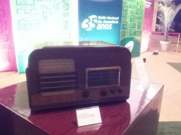 Exposição de rádios no aniversário da Rádio Nacional da Amazônia IV