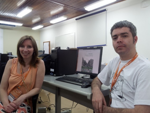 Fabianne Balvedi e Fernando Severo apresentaram documentário na Latinoware 2012