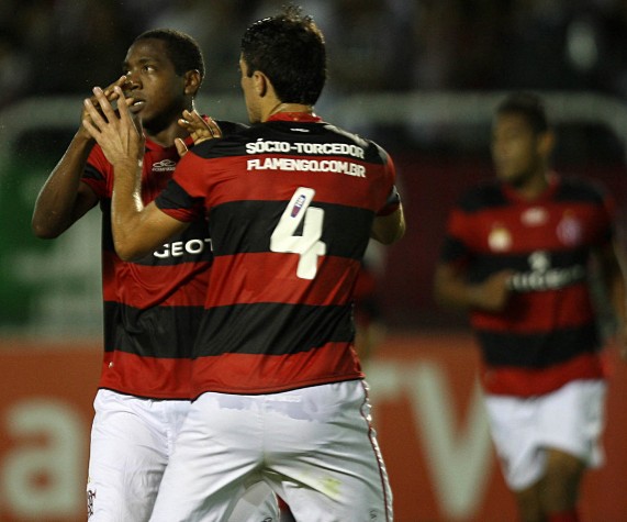 Renato Abreu marcou o primeiro gol do Flamengo