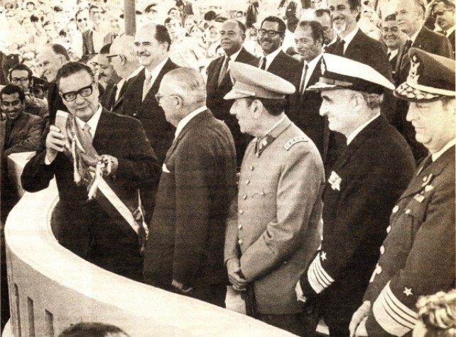 Allende em parada militar