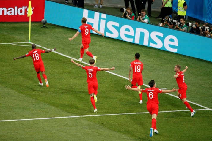 Copa 2018: Inglaterra e Tunísia. Comemoração do segundo gol da Inglaterra