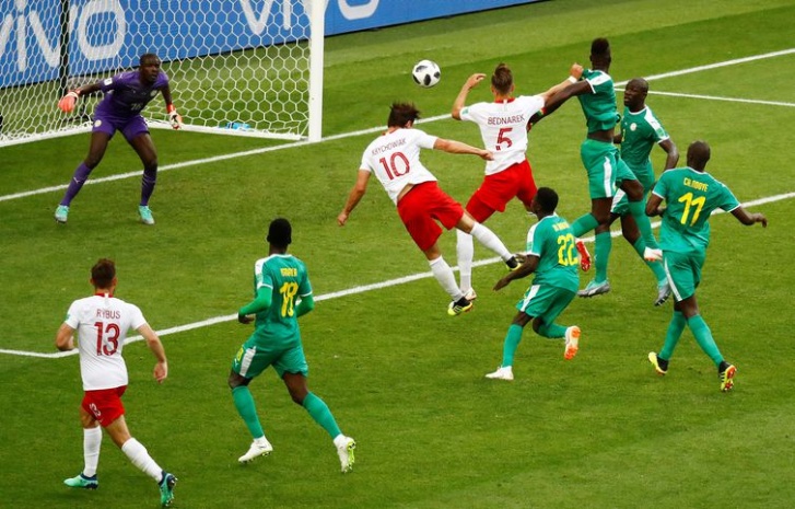 Krychowiak marca o único gol da Polônia na derrota para o Senegal