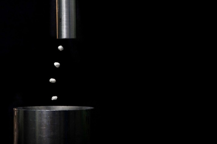 Novo levitador permite suspender e manipular substâncias leves