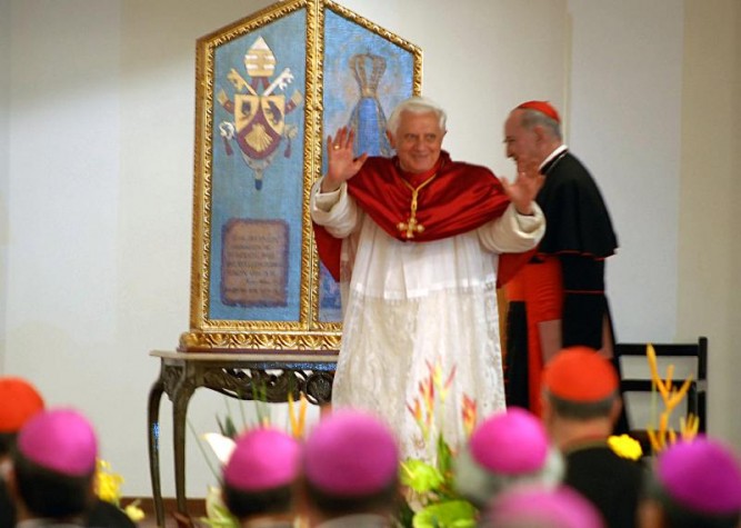 Papa Bento XVI participa da abertura da 5ª Conferência Geral do Episcopado Latino-Americano e do Caribe