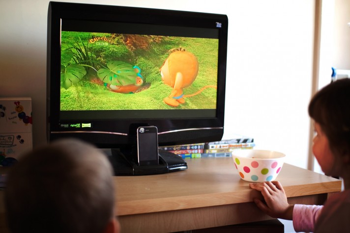 TV com Ipod em programa infantil