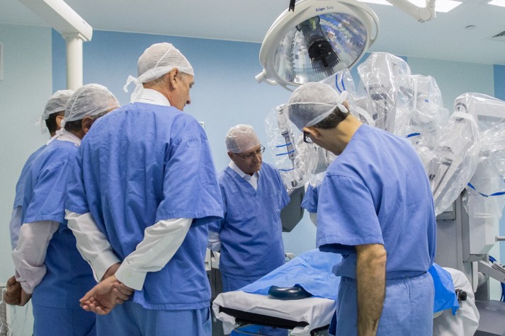 Pacientes do ICESP passarão a fazer cirurgias com robô