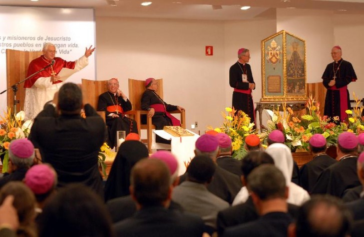 Papa Bento XVI discursa durante abertura de Conferência no Brasil