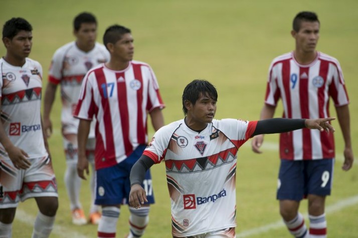 - Com chuva, indígenas do Paraguai jogam contra representantes da etnia brasileira Gavião