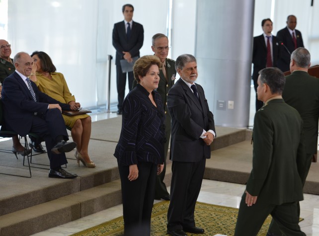 Dilma participa de cerimônia de apresentação de novos oficiais-generais