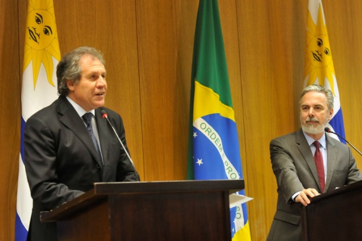 Ministros das Relações Exteriores do Uruguai, Luis Almagro, e do Brasil, Antonio Patriota, durante coletiva no Itamaraty