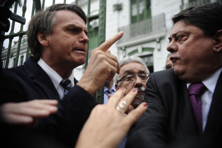 Chegada do deputado federal Jair Bolsonaro (PP-RJ) no quartel