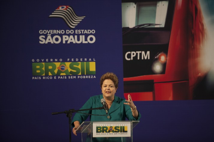 São Paulo - A presidenta Dilma Rousseff participa de cerimônia de anúncio de investimentos do PAC Mobilidade Urbana em São Paulo