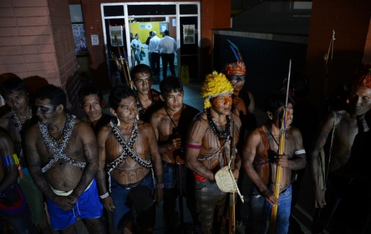Índios aguardam representante da Funai 