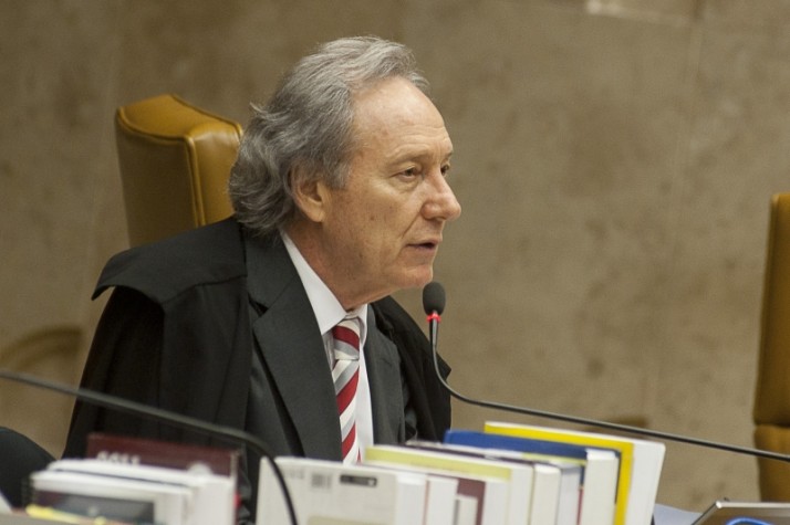 Lewandowski, ministro relator do Mensalão, faz leitura do seu voto