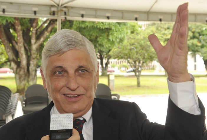 Embaixador cubano Carlos Zamora