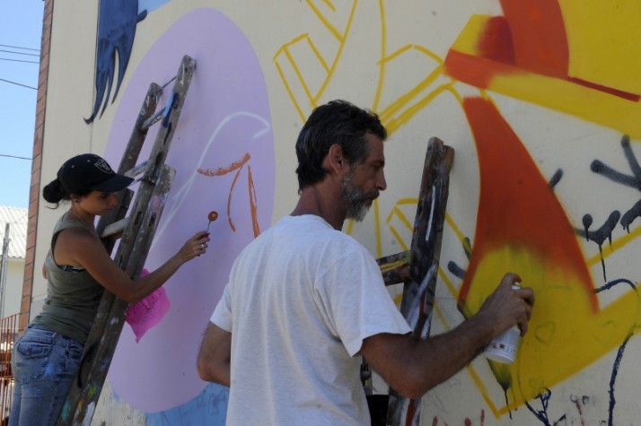 Grafiteiros em Porto Alegre, durante Fórum Social Temático