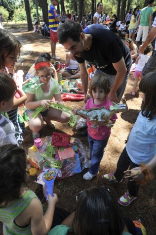 A 1ª Feira de Troca de Brinquedos de Brasília, realizada no Jardim Botânico, reuniu centenas de famílias.