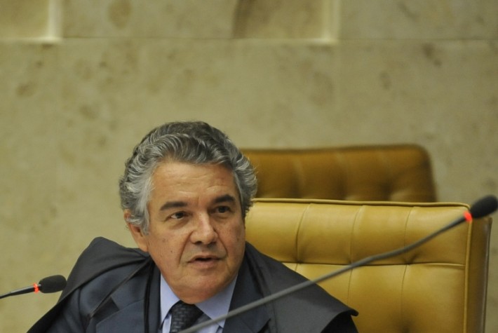 Brasília – O ministro do Supremo Tribunal Federal (STF), Marco Aurélio Mello, durante sessão onde o STF julga réus do mensalão por crime de formação de quadrilha 