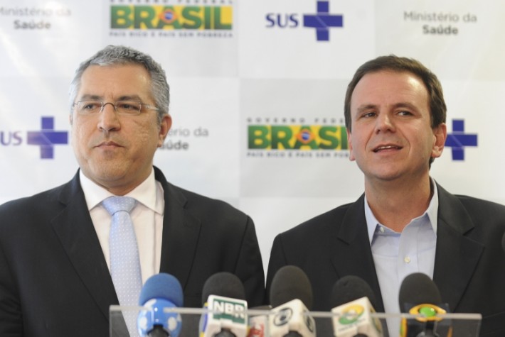  O ministro da Saúde, Alexandre Padilha, e o prefeito do Rio de Janeiro, Eduardo Paes, falam à imprensa após reunião sobre internação compulsória para dependentes químicos