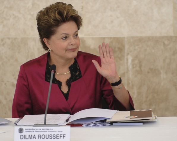 Dilma comemora negociação de paz na Colômbia