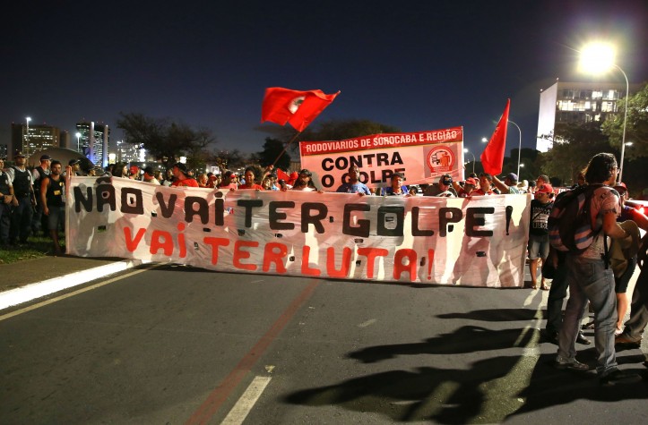Ato contra o impeachment nesta segunda (11/04) em Brasília