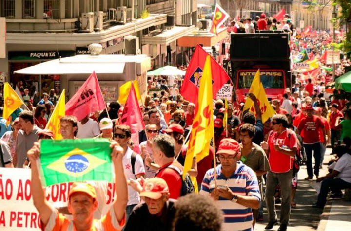 Ato em defesa da Petrobras em Porto Alegre