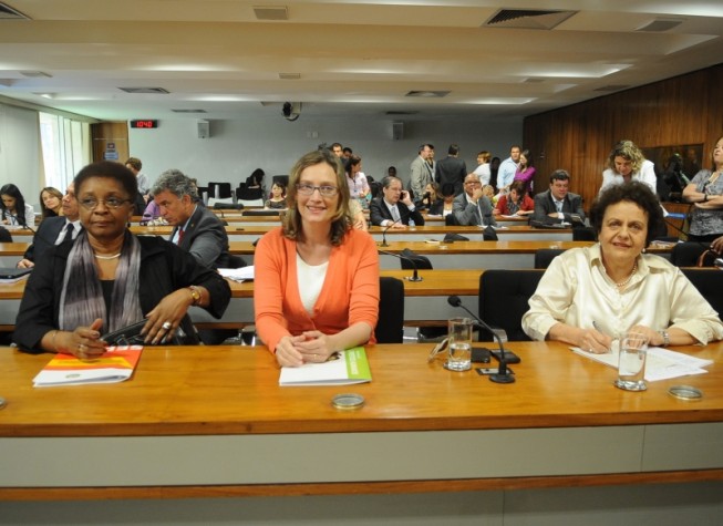 Ministras participam de audiência pública no Senado sobre os direitos humanos das mulheres