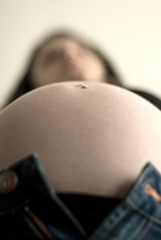 Imagem - Redução de estômago em mulheres pode causar consequências nos bebês