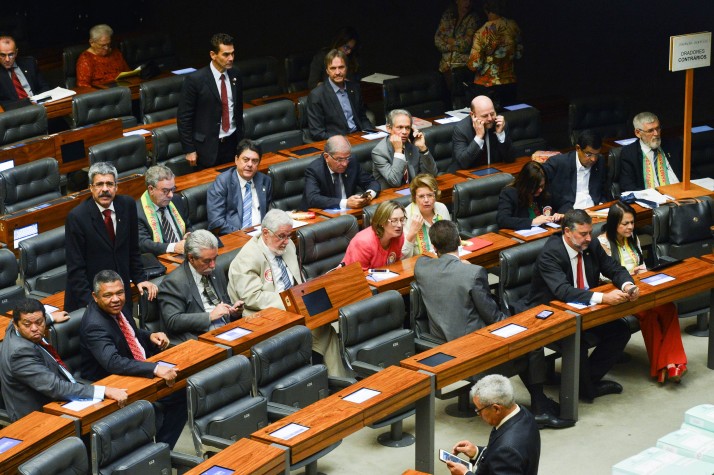  Plenário da Câmara dos Deputados antes da discussão do relatório do impeachment 