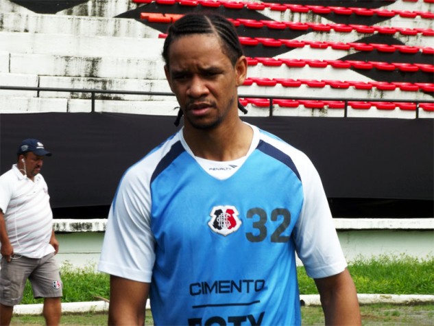 Carlos Santos, novo jogador do Santa Cruz