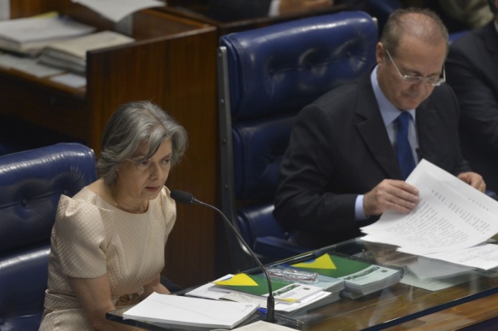 presidente do Tribunal Superior Eleitoral (TSE), Cármen Lúcia e o presidente do Senado, Renan Calheiros