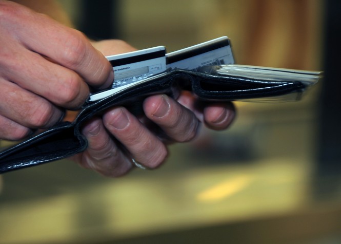 Carteira e cartão de crédito