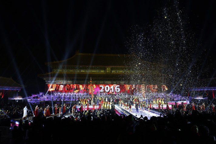 Chineses comemoram a chegada no ano novo no Templo Imperial Ancestral em Pequim